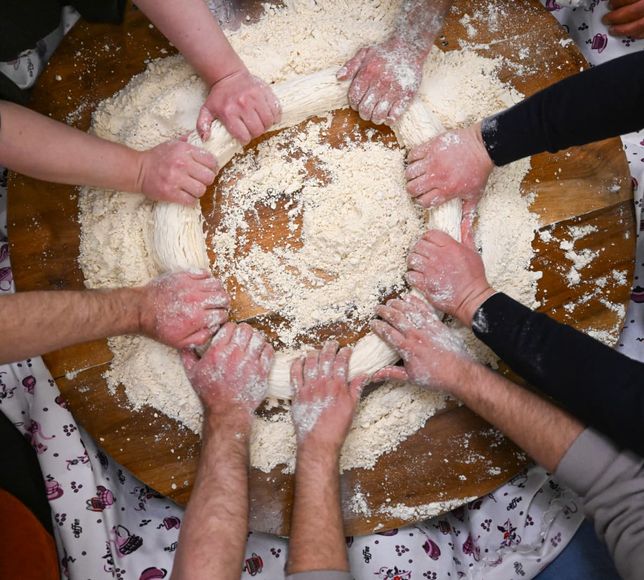 Erzurum Valisi Çiftçi kentin kış geleneği tel helvası yapımına katıldı