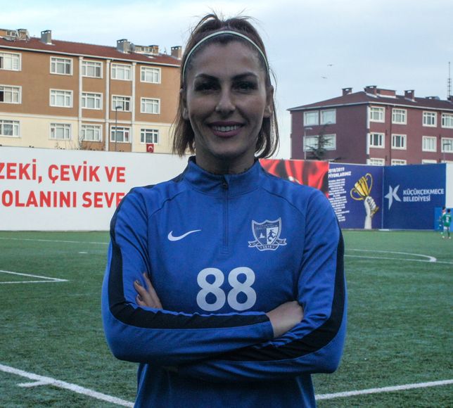 Eski milli kadın futbolcu Nurcan Çelik vefat etti