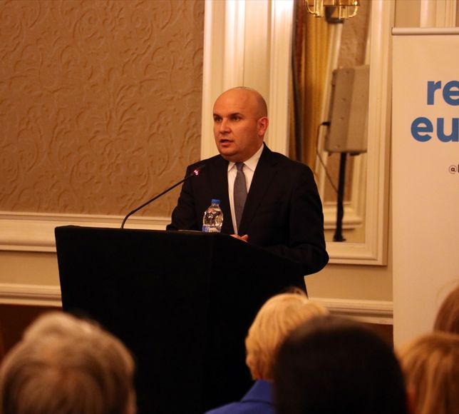 Gazeteci Nahide Deniz, Atatürk'ün Sofya yıllarını anlatan kitabını Bulgaristan'da tanıttı