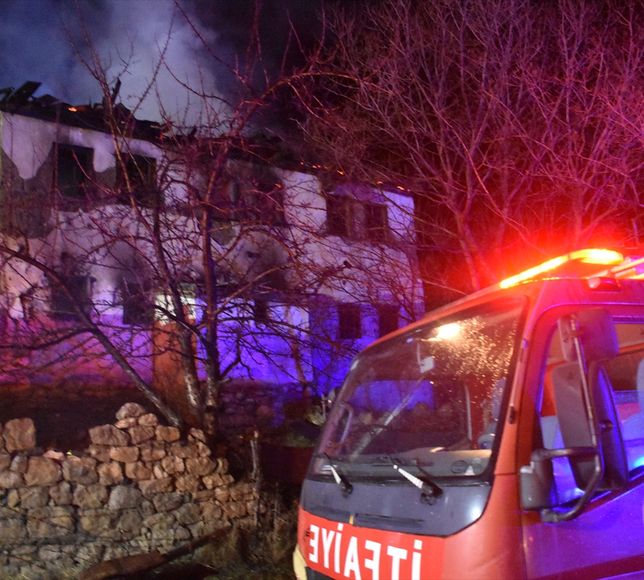 Gümüşhane'de müstakil evde çıkan yangında 1 kişi öldü