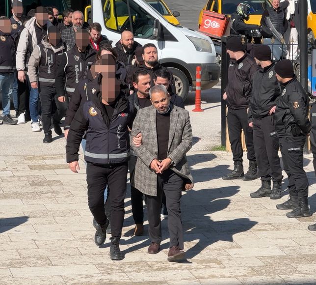 GÜNCELLEME - Edirne merkezli organize suç örgütü operasyonunda gözaltına alınan 13 şüpheliden 4'ü tutukladı