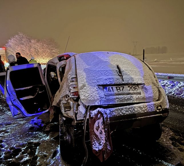 GÜNCELLEME - Erzurum'da tır ile çarpışan SUV tipi araçtaki 4 kişi hayatını kaybetti