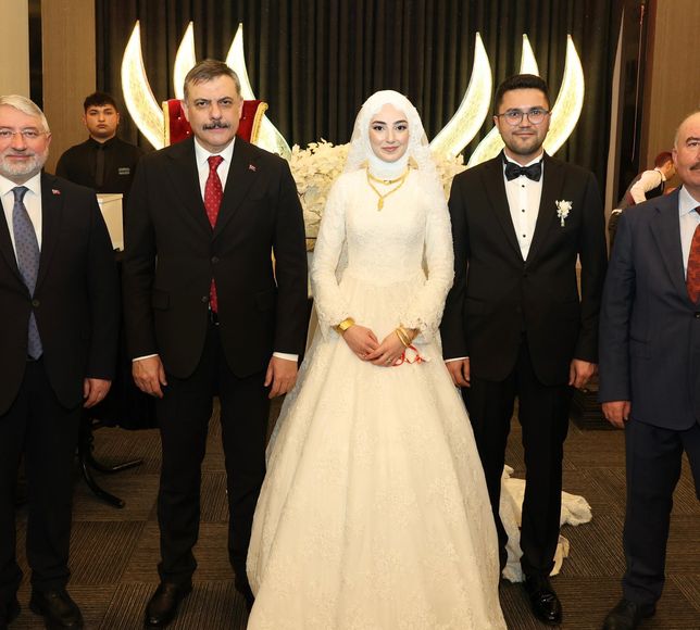İçişleri Bakanı Çiftçi, eski AK Parti Milletvekili Yıldırım'ın oğlunun düğününe katıldı