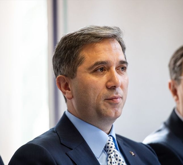 İlim Yayma Vakfı Mütevelli Heyeti Başkanı Bilal Erdoğan, Köln'deki Türk derneklerini ziyaret etti