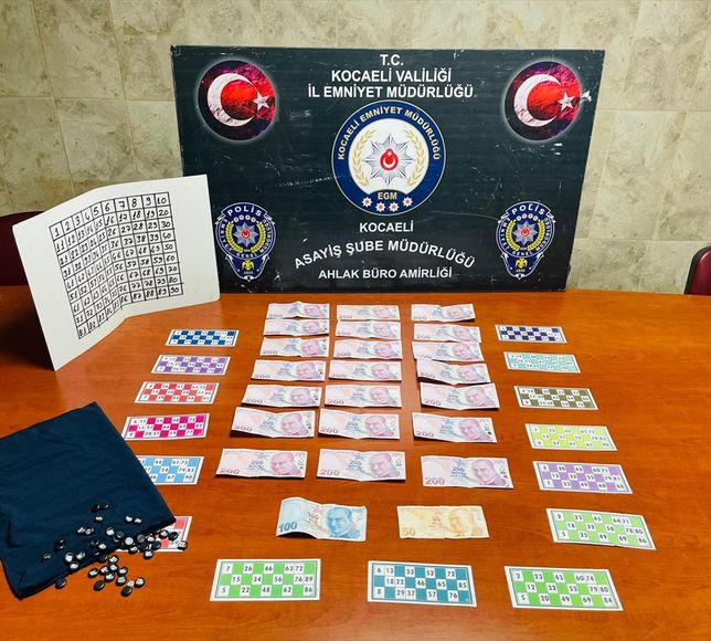 Kocaeli'de kumar oynayan 7 kişiye 81 bin 228 lira ceza kesildi