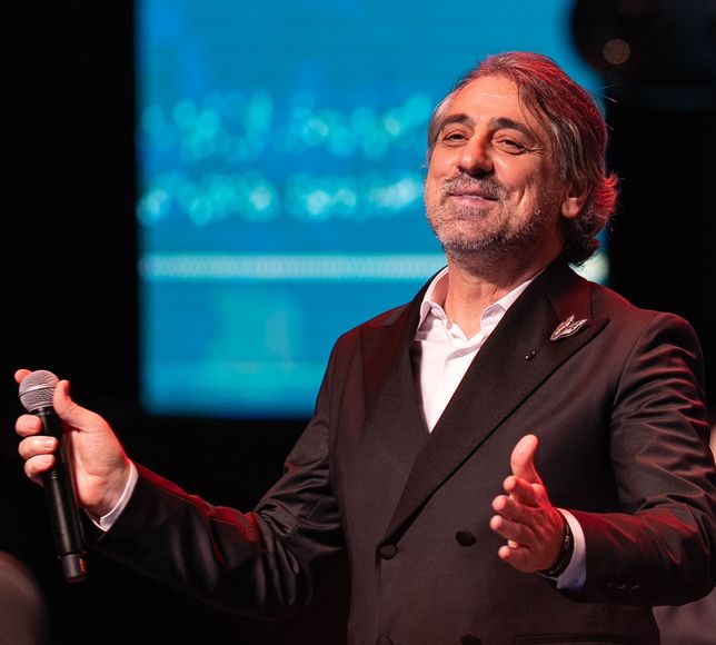 'Külliye'de Ramazan' etkinliklerinde Ömer Karaoğlu ve Eşref Ziya konser verdi