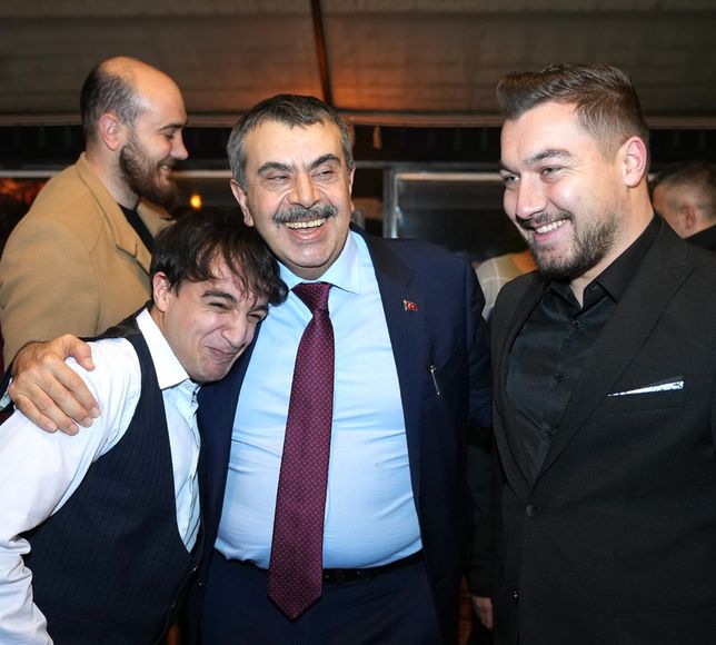 Milli Eğitim Bakanı Tekin, Erzurum'da gençlerle buluştu