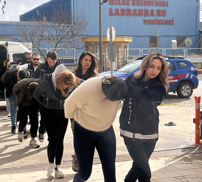 Muğla'da uyuşturucu operasyonunda yakalanan 5 zanlı tutuklandı