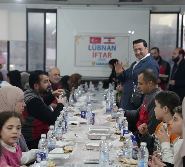 Sadakataşı Derneği, Lübnan'da Filistinli yetim ailelerine iftar verdi