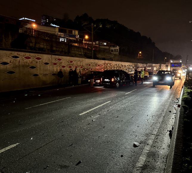 Samsun'da 5 otomobilin karıştığı zincirleme trafik kazasında 1 kişi yaralandı