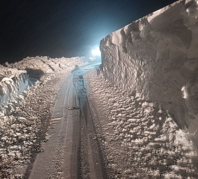 Siirt'te yolu kardan kapanan köylerdeki hastalar ekiplerce hastanelere ulaştırıldı