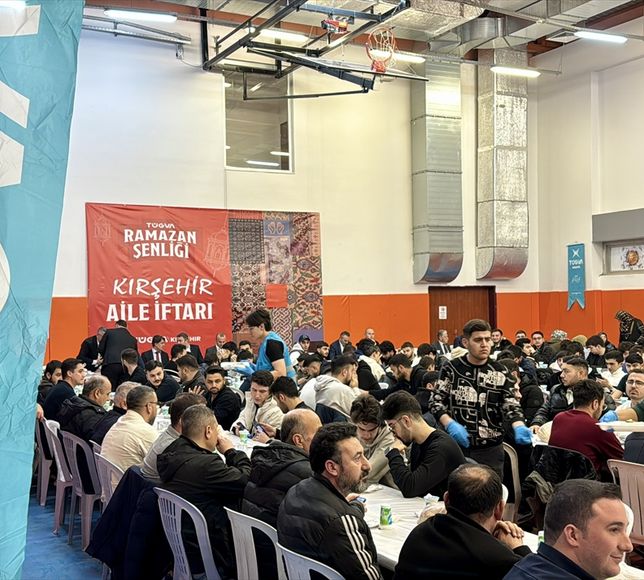 TÜGVA Genel Başkanı Beşinci, Kırşehir'de gençlerle iftarda bir araya geldi