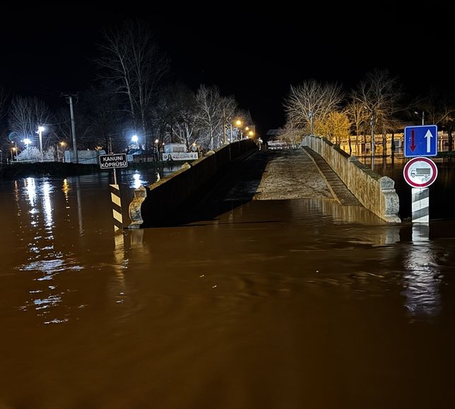 Tunca Nehri'nde debinin yükselmesi nedeniyle uyarı seviyesi 'kırmızı'ya yükseltildi