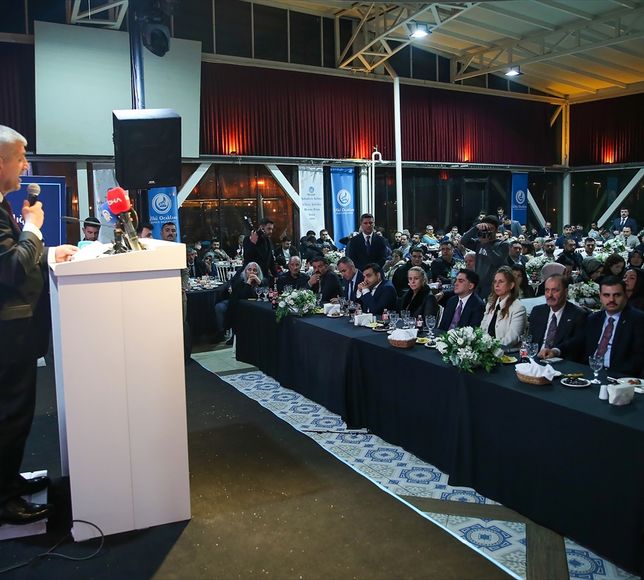 Ülkü Ocakları, İzmir'de 'Şehadetin Sofrası Ülkücü Şehitler Hatıra İftarı'nda buluştu