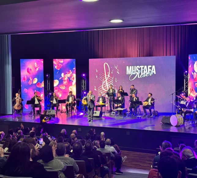 Usta sanatçı Mustafa Keser, İstanbul'da halk konseri verdi