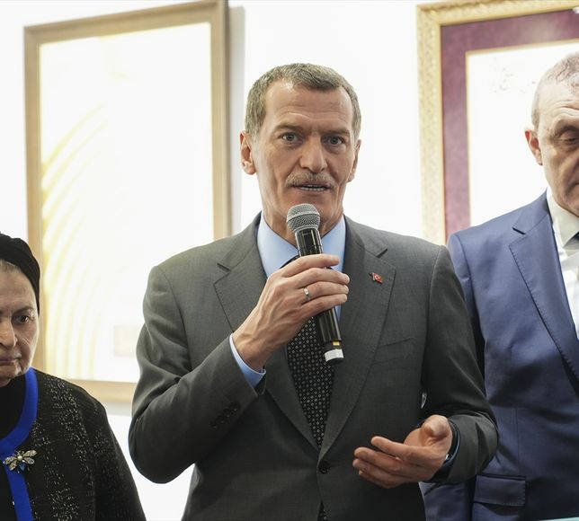 Zeytinburnu'nda Turan Sevgili'nin 63 yıllık eserlerinden oluşan hat sergisi açıldı