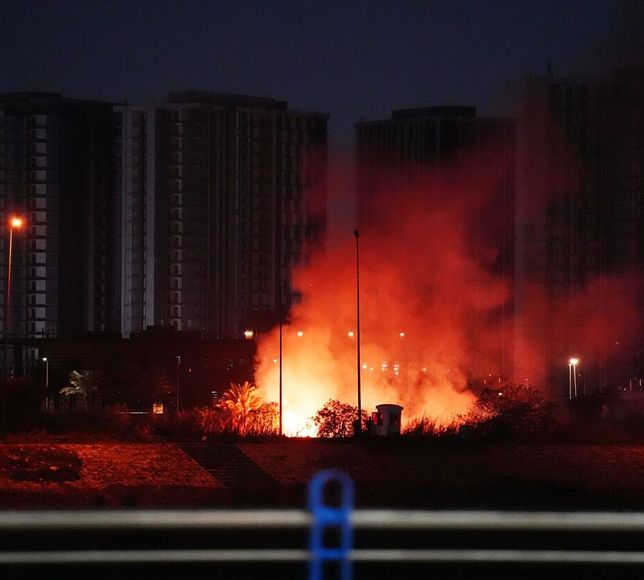 ABD'nin Bağdat Büyükelçiliği yerleşkesi çevresinde kamikaze İHA ile düzenlenen saldırı sonrası yangın çıktı