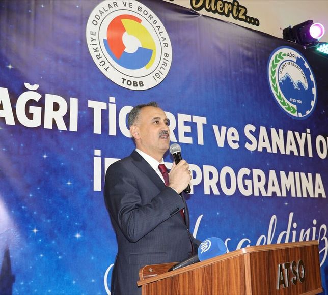 Ağrı Valisi Bozkurt iş insanlarıyla iftarda bir araya geldi