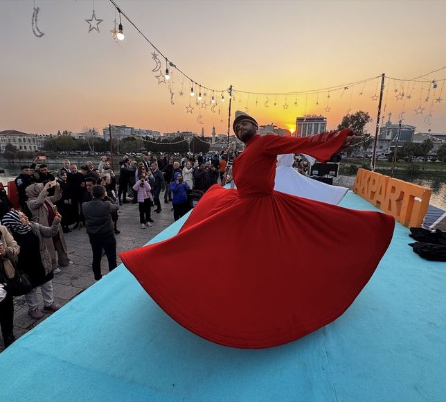 AK Parti Adana İl Başkanlığı iftar programı düzenledi