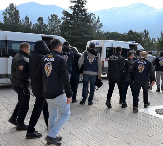 Amasya merkezli 10 ilde yasa dışı bahis operasyonunda 13 şüpheli tutuklandı