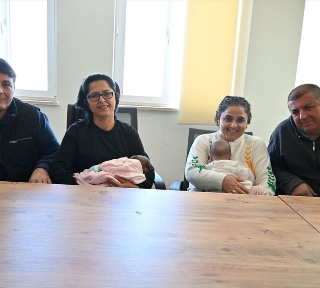 Antalya'da devlet korumasındaki 10 çocuk koruyucu aileleriyle buluştu