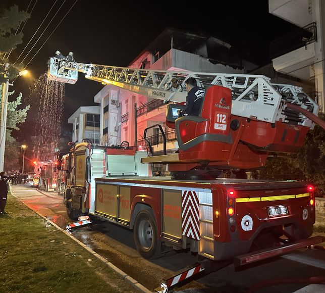 Antalya'da evde çıkan yangın hasara neden oldu