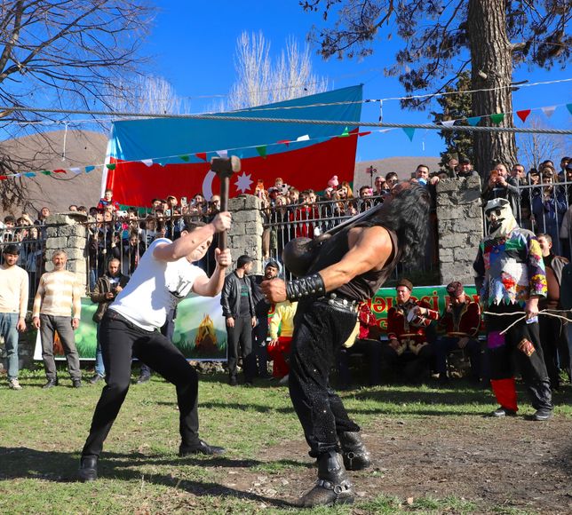 Azerbaycan'ın tarihi Şeki kentinde Nevruz coşkusu