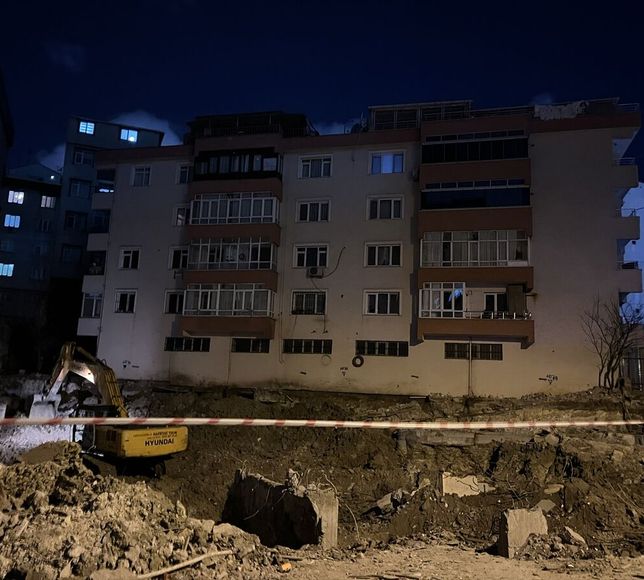 Bahçelievler'de çökme riski oluşan 5 katlı bina tahliye edildi