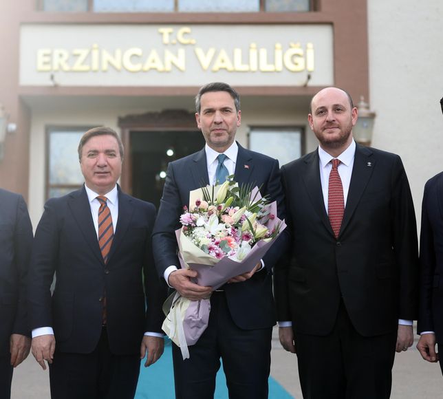 Bakan Bayraktar, AK Parti Erzincan İl Başkanlığı ziyaretinde konuştu: