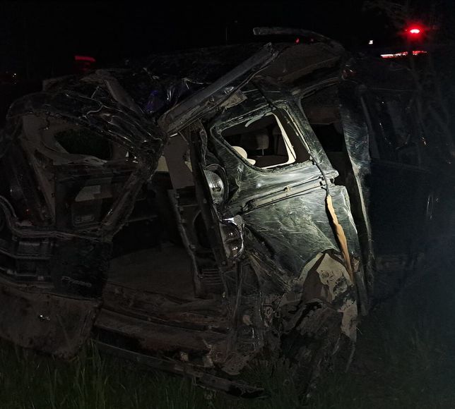 Balıkesir'de şarampole devrilen otomobildeki 1 kişi öldü, 6 kişi yaralandı