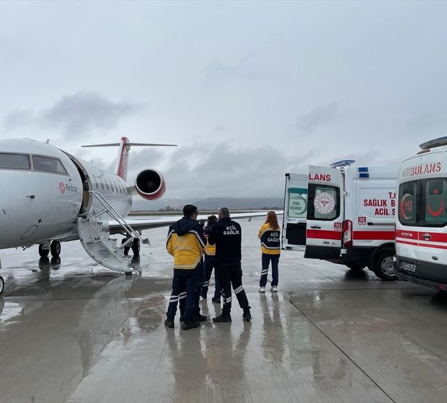 Bingöl'de rahatsızlanan bebek ambulans uçakla Ankara'ya sevk edildi