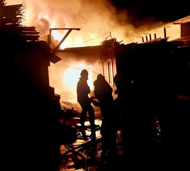 Bodrum'da konteynerlerde çıkan yangın söndürüldü