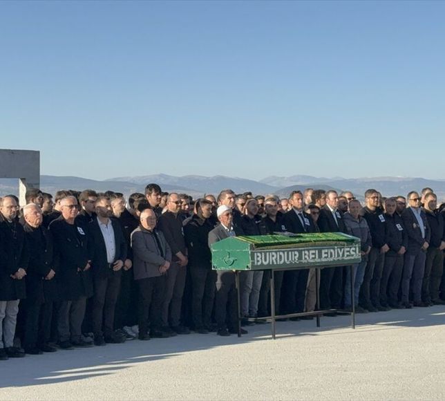 Burdur'da kazada hayatını kaybeden genç son yolculuğuna uğurlandı