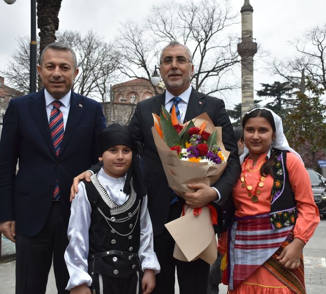 Çalışma ve Sosyal Güvenlik Bakanı Işıkhan, Trabzon'da ziyaretlerde bulundu