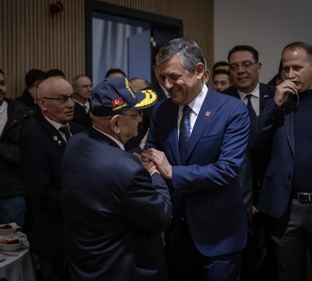 CHP Genel Başkanı Özel, şehit aileleri ve gazilerle iftar programında konuştu: