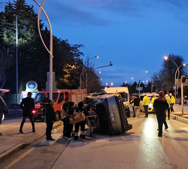 Çorum'da cip ile kamyonetin çarpıştığı kazada 2 kişi yaralandı