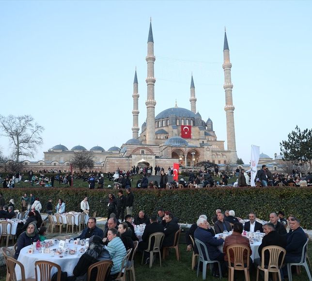Edirne'de 'Bereket Sofrası' kuruldu