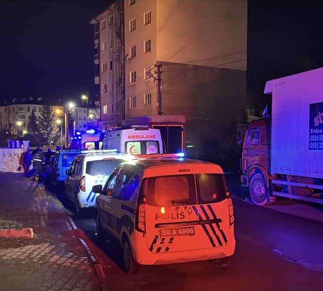 GÜNCELLEME - Sivas'ta bir çocuk, babası ve ağabeyini silahla öldürüp, babaannesini yaraladı