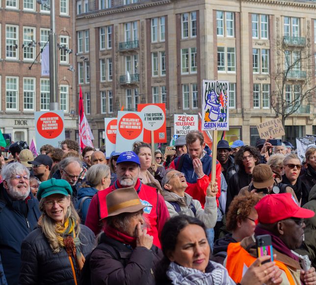 Hollanda'da ırkçılık ve ayrımcılık karşıtı gösteri düzenlendi