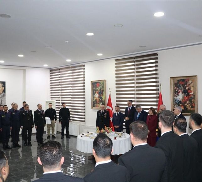 İçişleri Bakan Yardımcısı Çelik, Kocaeli'de emniyet ve jandarma personeliyle bayramlaştı