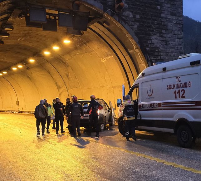 Karabük'te ciple otomobilin çarpıştığı kazada 2'si çocuk 7 kişi yaralandı