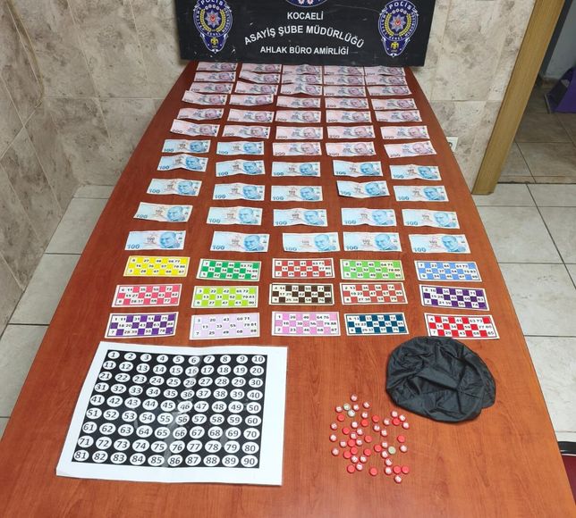 Kocaeli'de kumar oynadığı tespit edilen 6 kişiye 69 bin 624 lira ceza uygulandı
