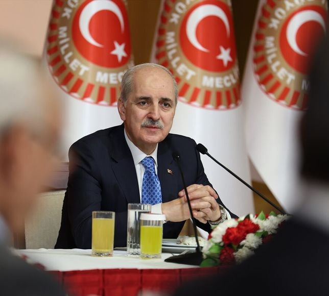 Kurtulmuş, Milli Dayanışma, Kardeşlik ve Demokrasi Komisyonu üyeleriyle iftarda bir araya geldi