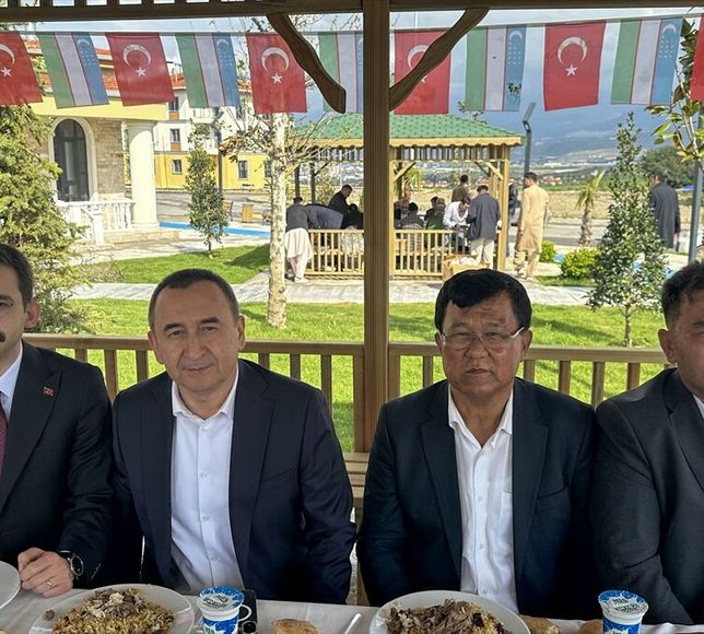 Özbekistan'dan Hataylı afetzedelere yöresel lezzet ikramı