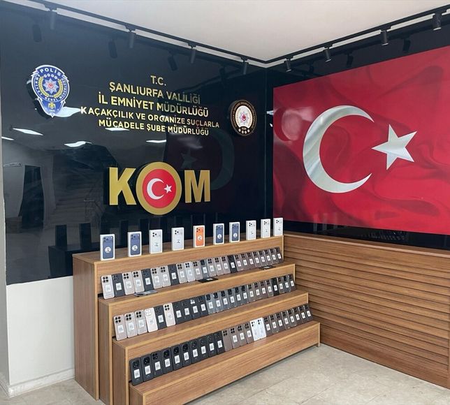 Şanlıurfa'da gümrük kaçağı 85 cep telefonu ele geçirildi