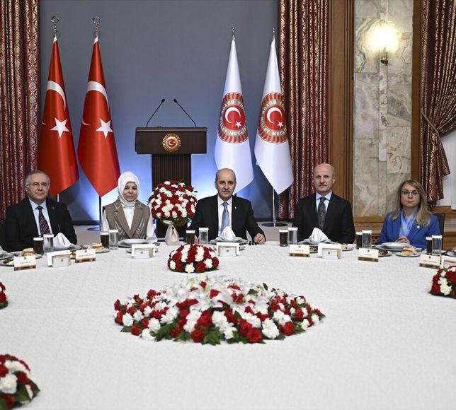 TBMM Başkanı Kurtulmuş, Meclis'te rektörlerle iftarda bir araya geldi: