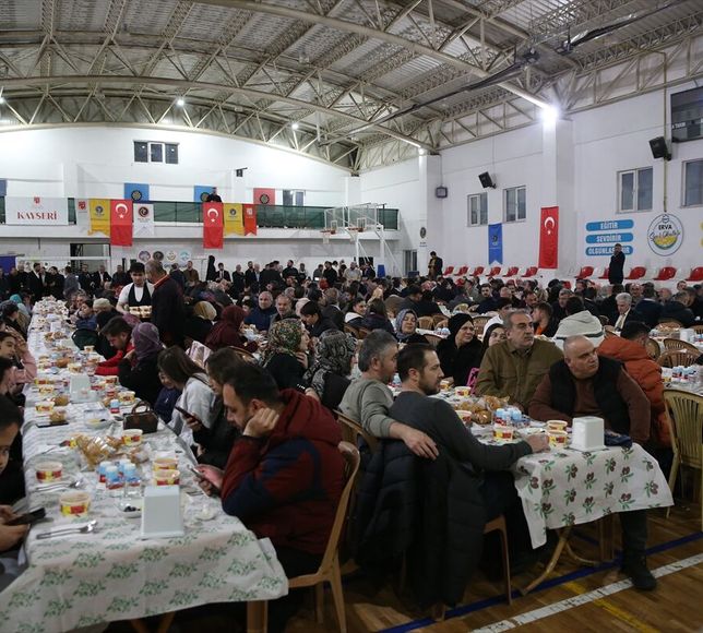 TBMM Milli Savunma Komisyonu Başkanı Akar, Kayseri'de iftar programında konuştu: