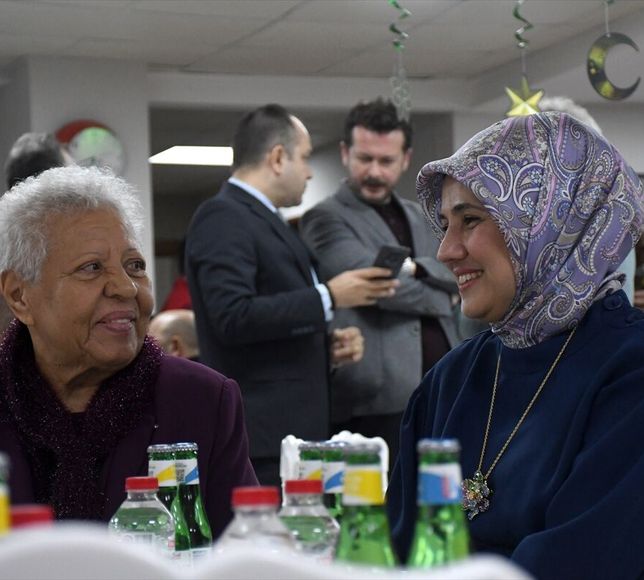 Türk Kızılay Genel Başkanı Yılmaz, Düzce'de huzurevi sakinleriyle iftar yaptı: