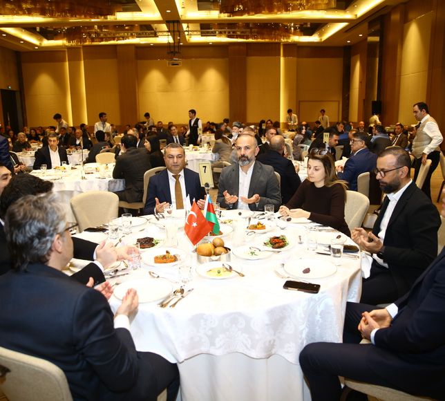Türkiye-Azerbaycan İş Adamları ve Sanayiciler Birliği, Bakü'de iftar programı düzenledi