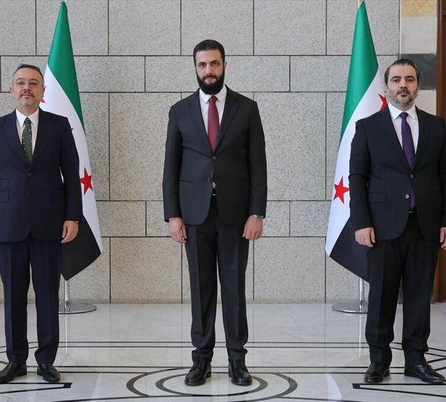 Türkiye'nin Şam Büyükelçisi Yılmaz, Suriye Cumhurbaşkanı Şara'ya güven mektubunu sundu